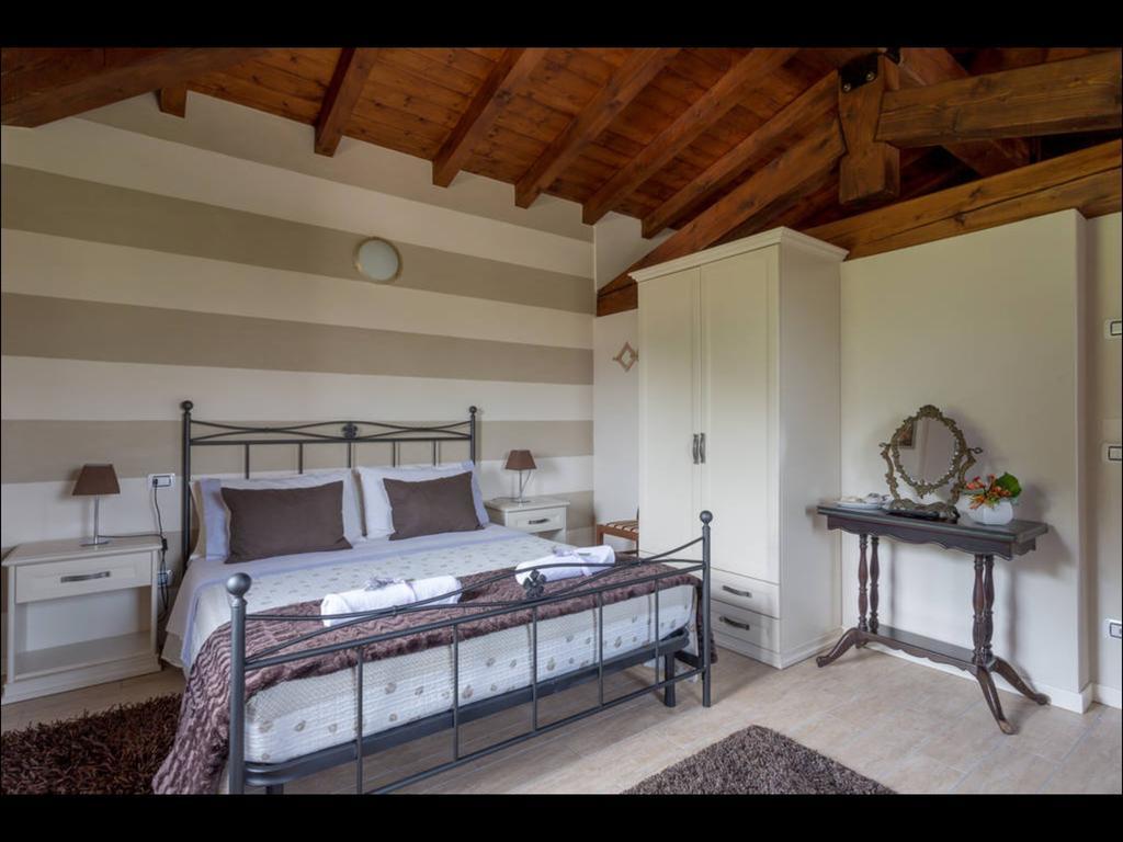 إيزِيو B&B Ronco Degli Ulivi المظهر الخارجي الصورة