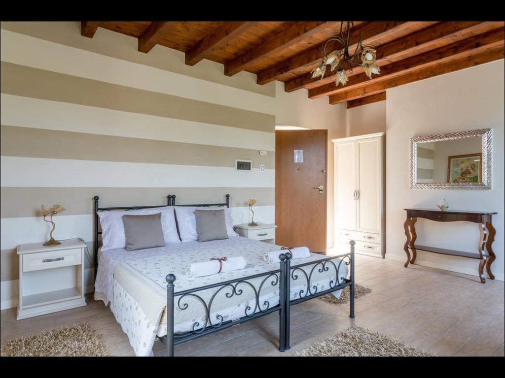 إيزِيو B&B Ronco Degli Ulivi المظهر الخارجي الصورة